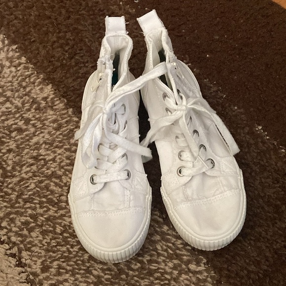 Blowfish white tie up and zip up boots. - Picture 2 of 8